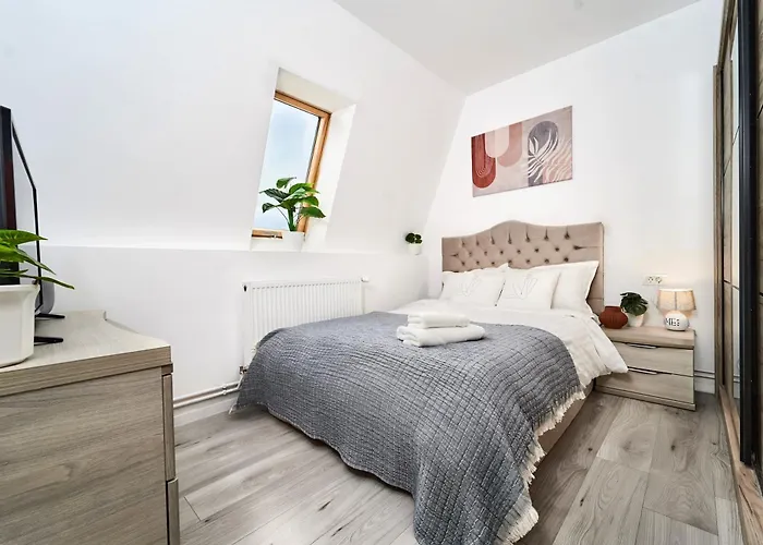 Kim & C O Loft - Evadare Romantica - By Open House Temešvár